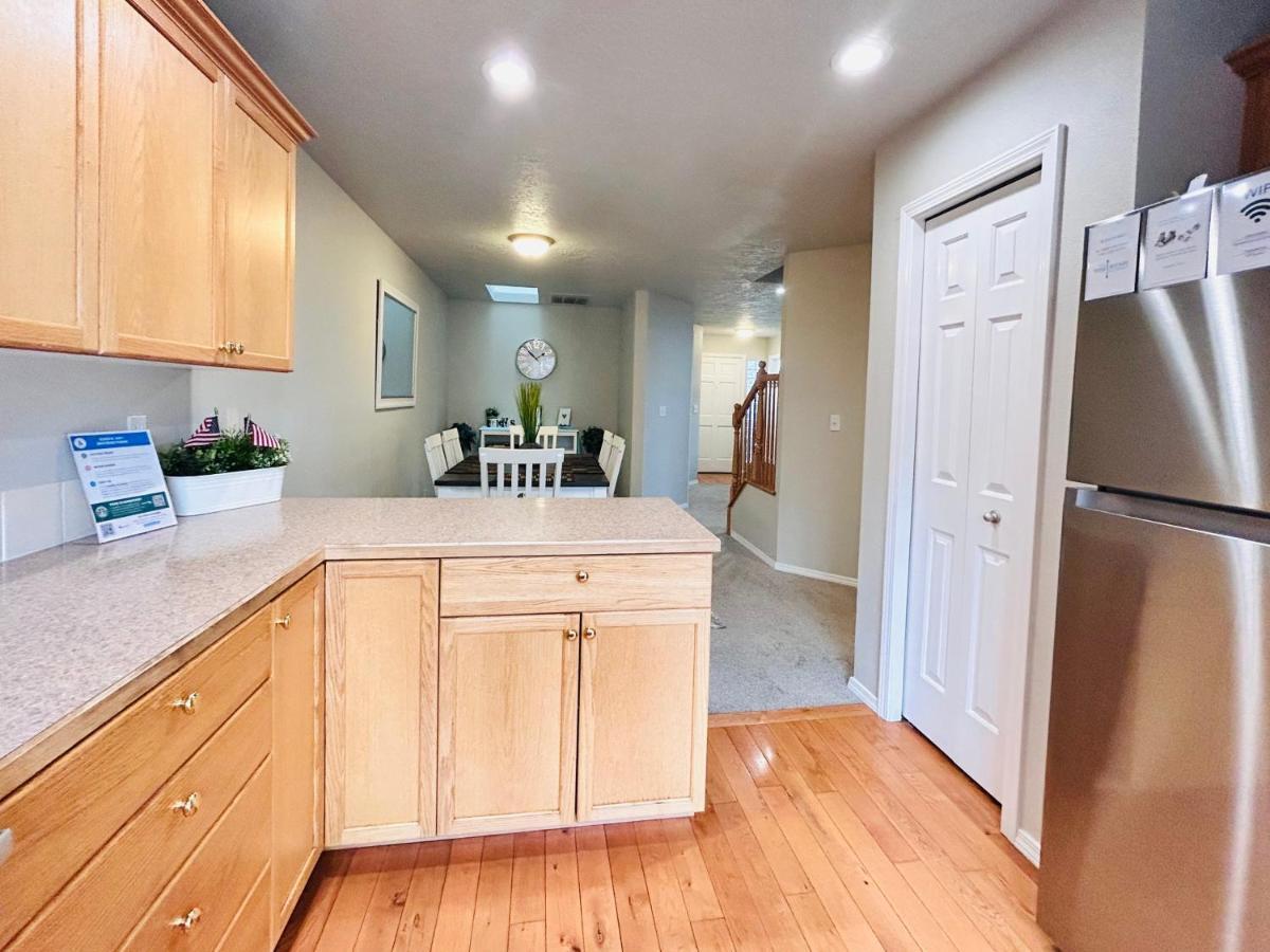 The Getaway Se Boise Condo Across The Street From Greenbelt, Bown Crossing And Boise River 3Bd 3Bath, 4 Beds! Lovely, Homey, Dining Table Seats 6 Eksteriør billede