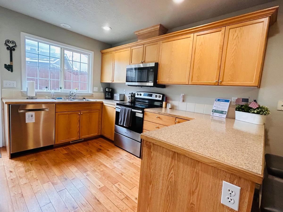 The Getaway Se Boise Condo Across The Street From Greenbelt, Bown Crossing And Boise River 3Bd 3Bath, 4 Beds! Lovely, Homey, Dining Table Seats 6 Eksteriør billede