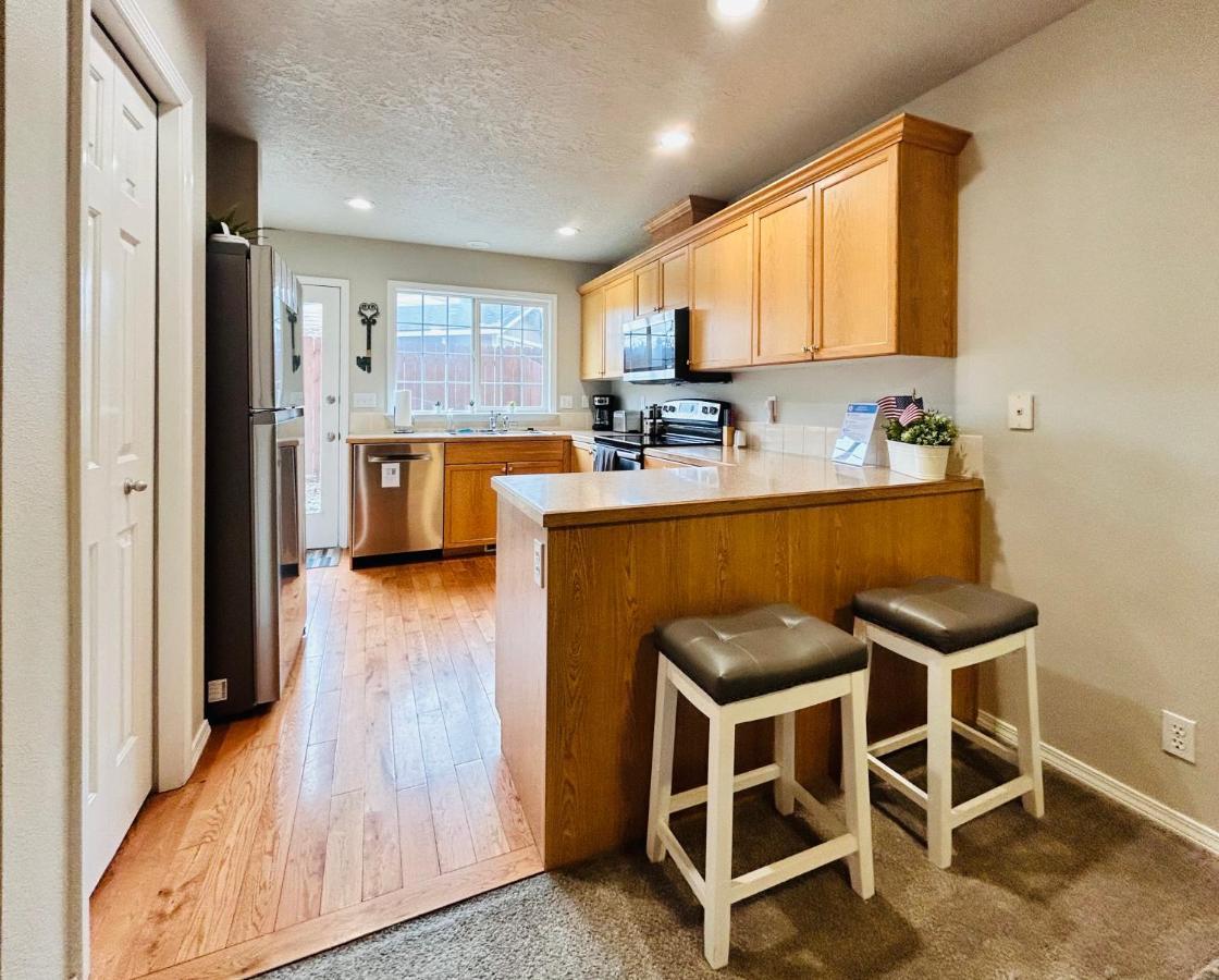 The Getaway Se Boise Condo Across The Street From Greenbelt, Bown Crossing And Boise River 3Bd 3Bath, 4 Beds! Lovely, Homey, Dining Table Seats 6 Eksteriør billede