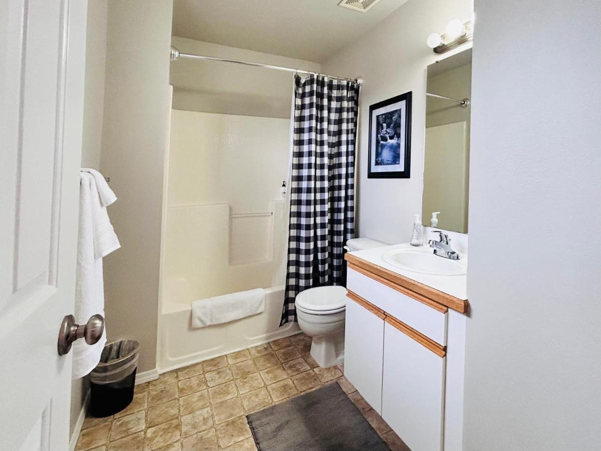 The Getaway Se Boise Condo Across The Street From Greenbelt, Bown Crossing And Boise River 3Bd 3Bath, 4 Beds! Lovely, Homey, Dining Table Seats 6 Eksteriør billede
